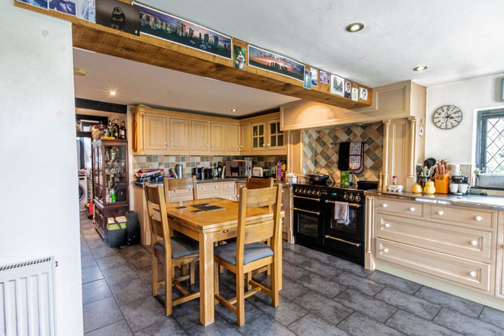 Property photo 2 of 44