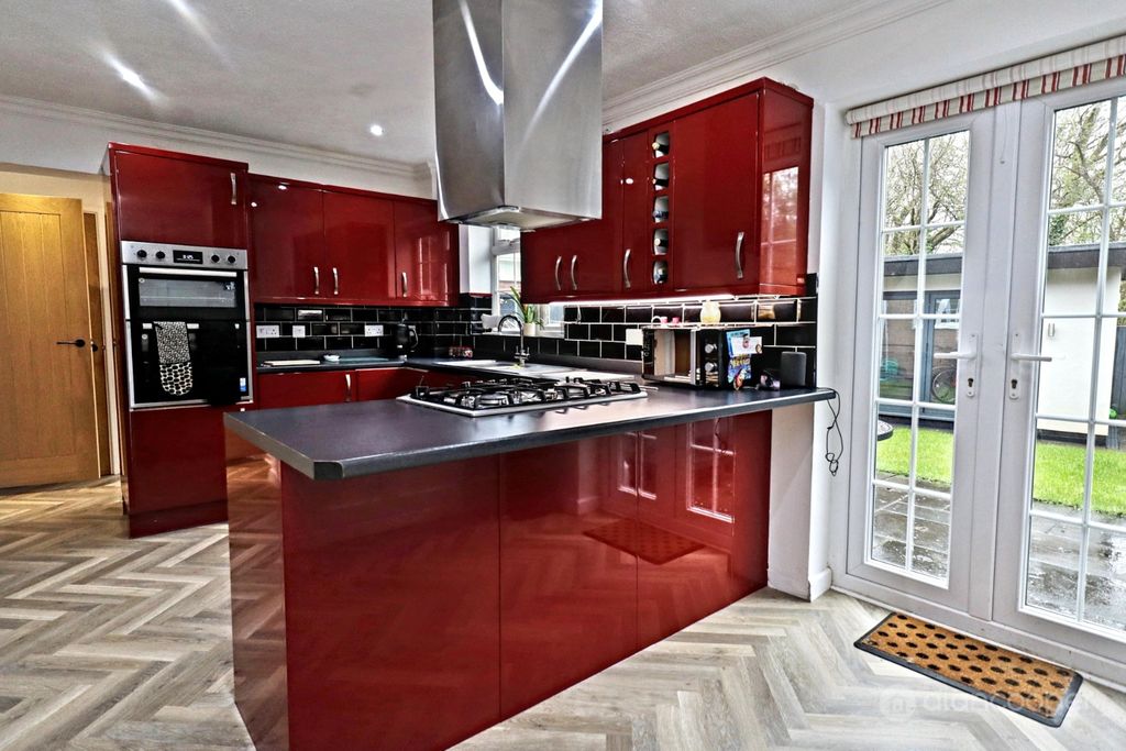 Property photo 3 of 24 4576845