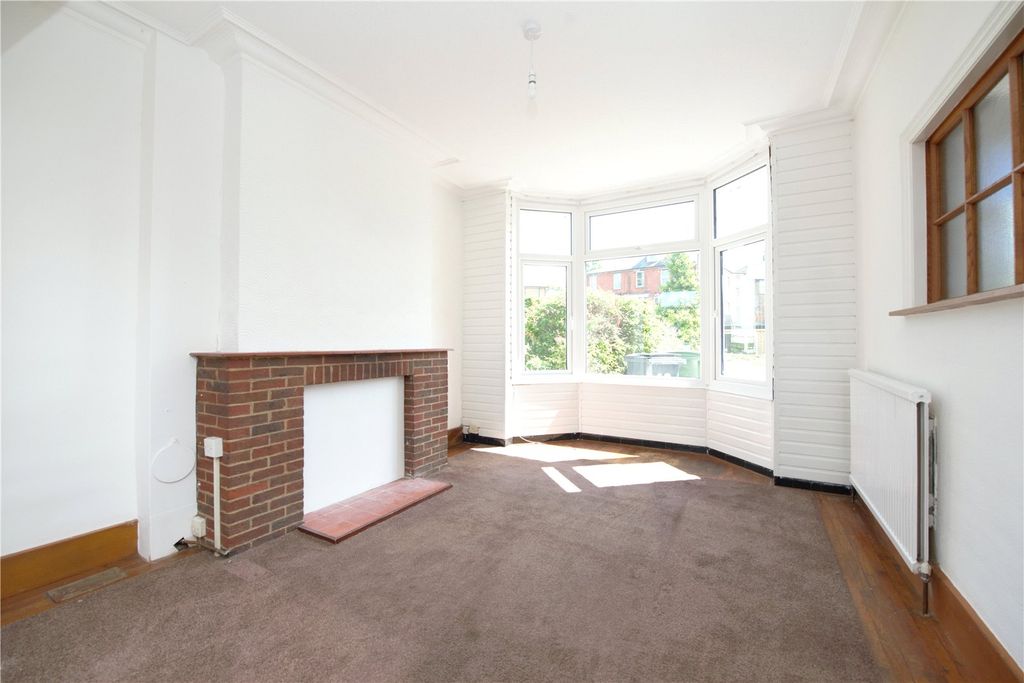 Property photo 2 of 9 Picture No. 11