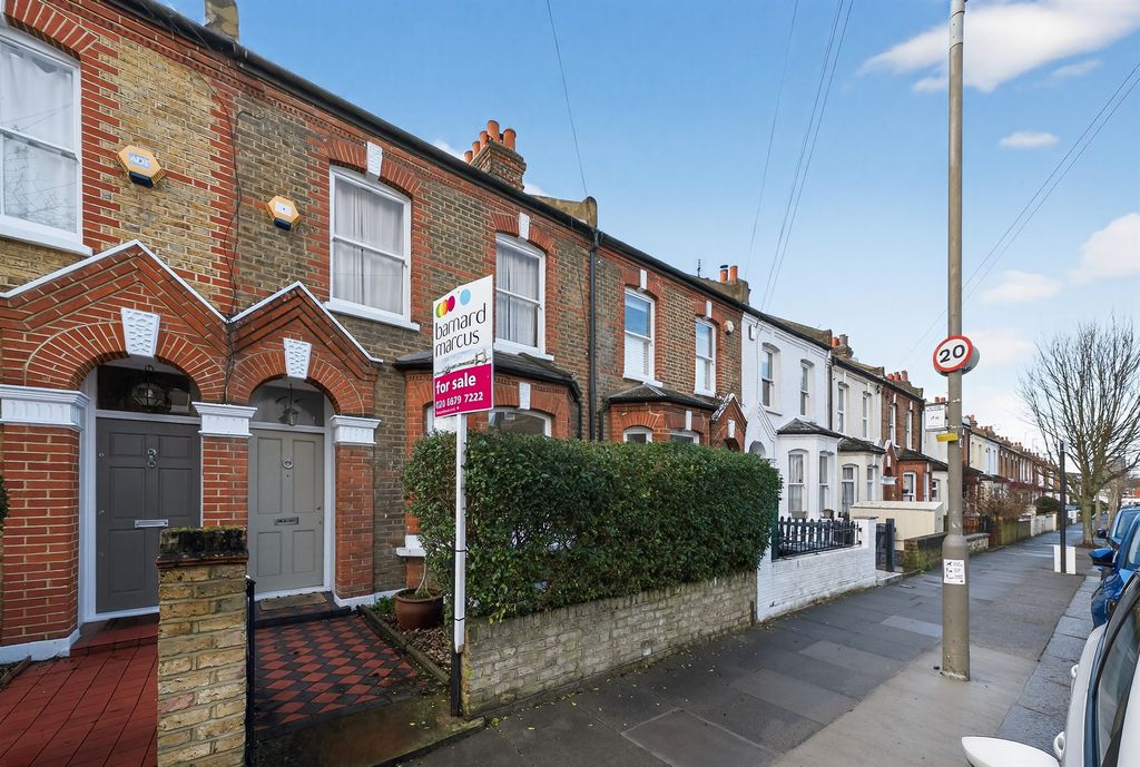 Property photo 2 of 14