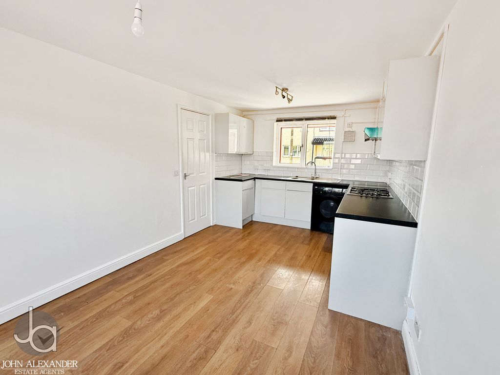 Property photo 3 of 12 Img_7387
