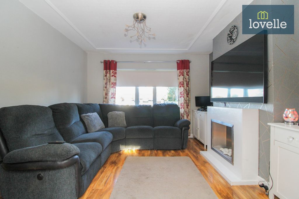 Property photo 3 of 21