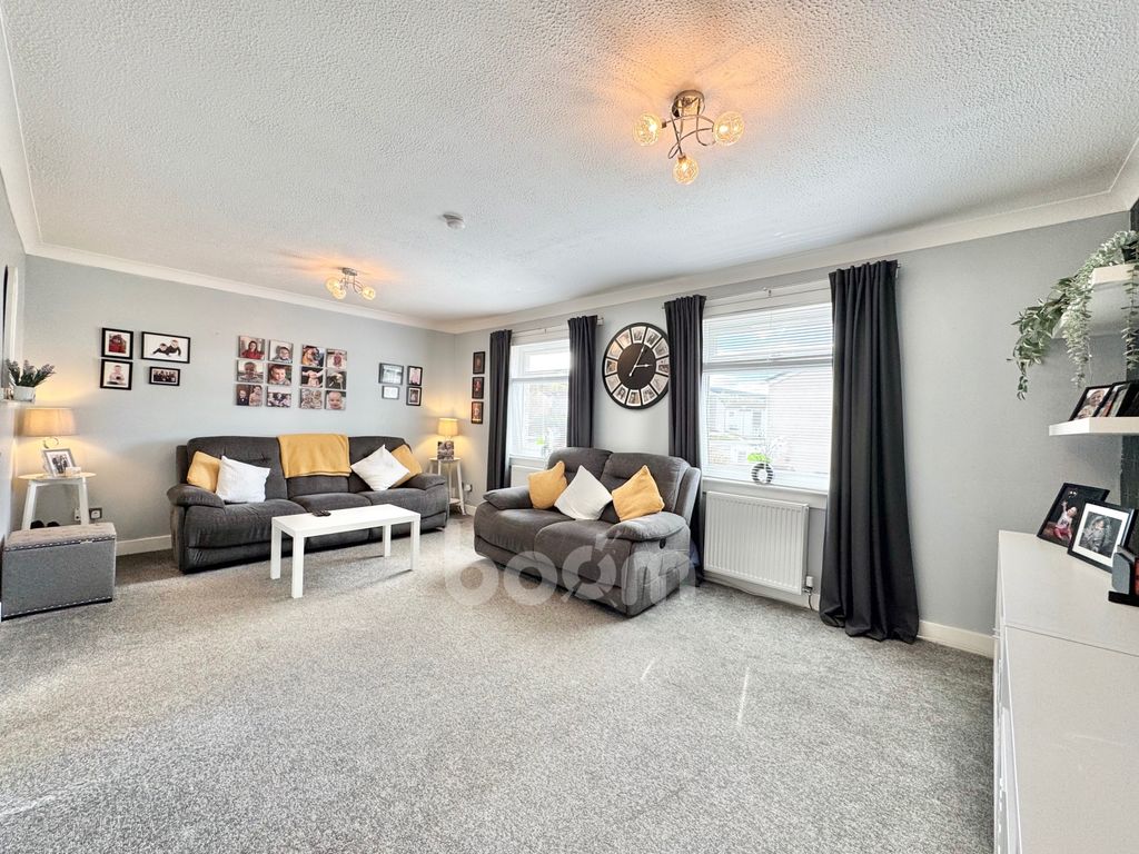 Property photo 2 of 25 Swan Place, Johnstone Lounge Photo