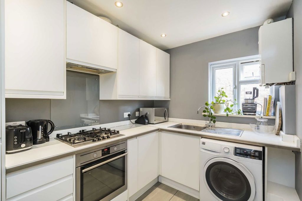 Property photo 3 of 8