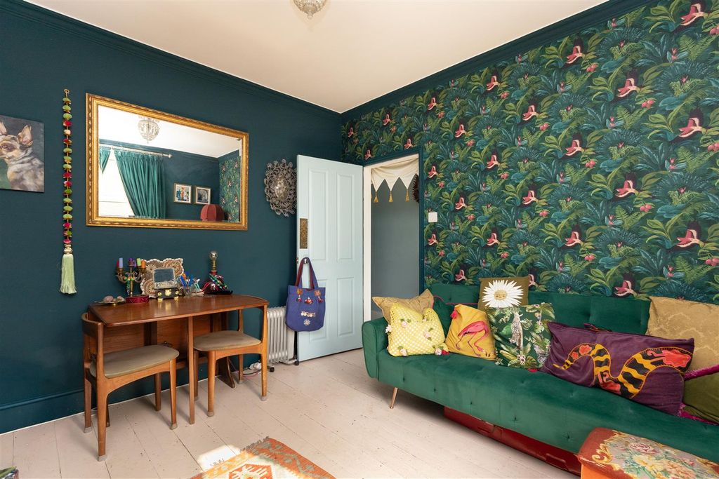 Property photo 2 of 21 Living Room