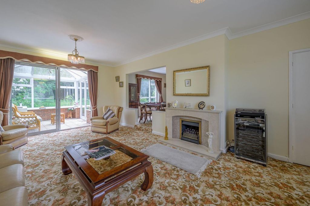 Property photo 2 of 26 Lounge Dining Room 1