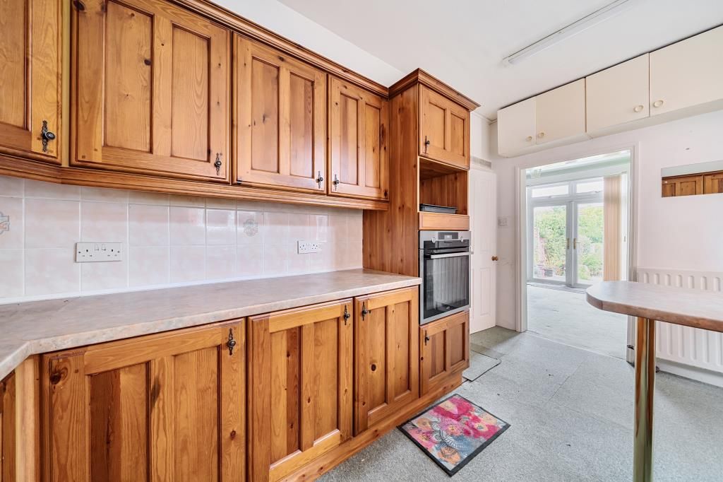 Property photo 3 of 20 Kitchen