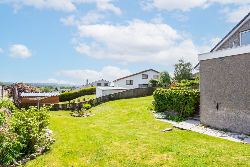 Property photo 2 of 34 Rear Garden