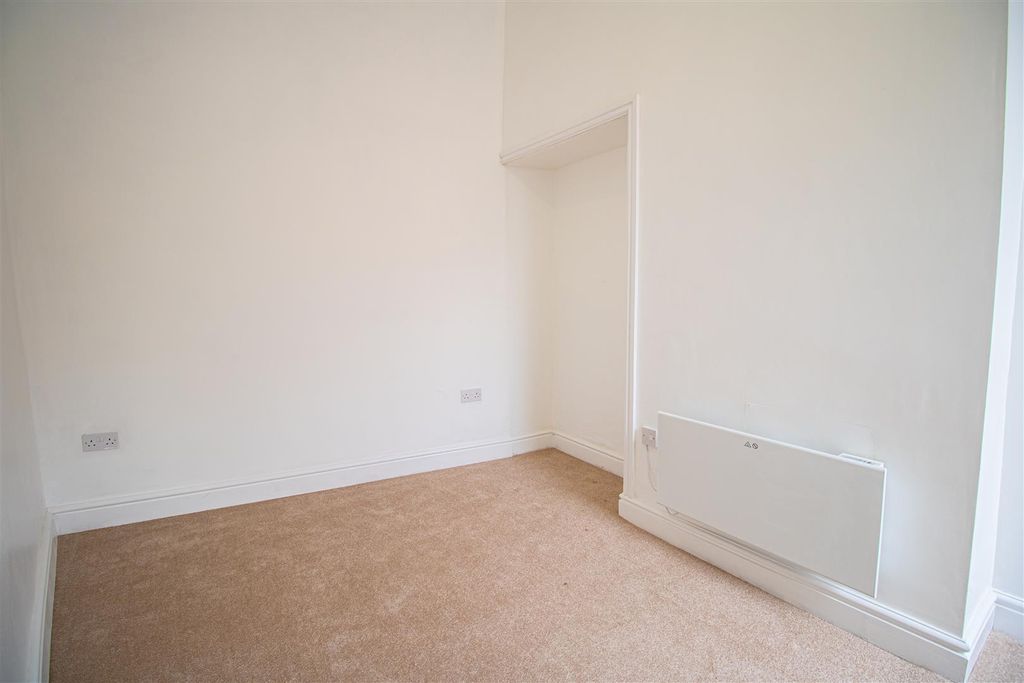 Property photo 3 of 4 Bedroom