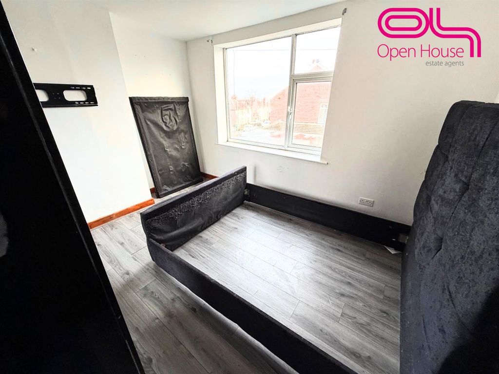 Property photo 1 of 9 Untitled Design (1).Png