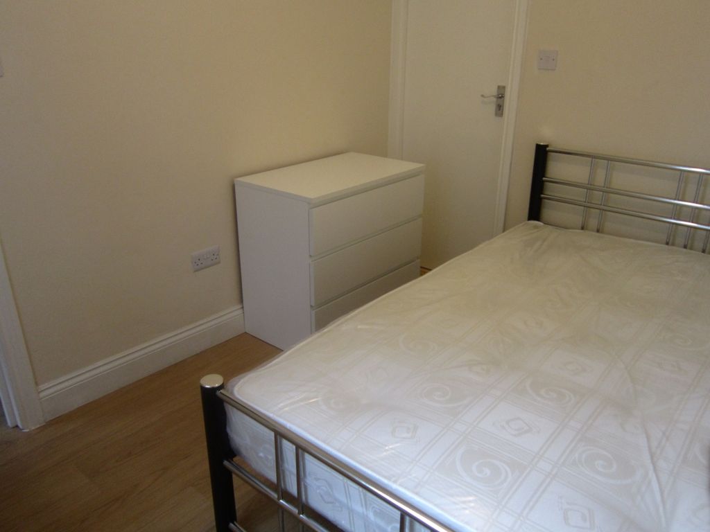 Property photo 3 of 5 046