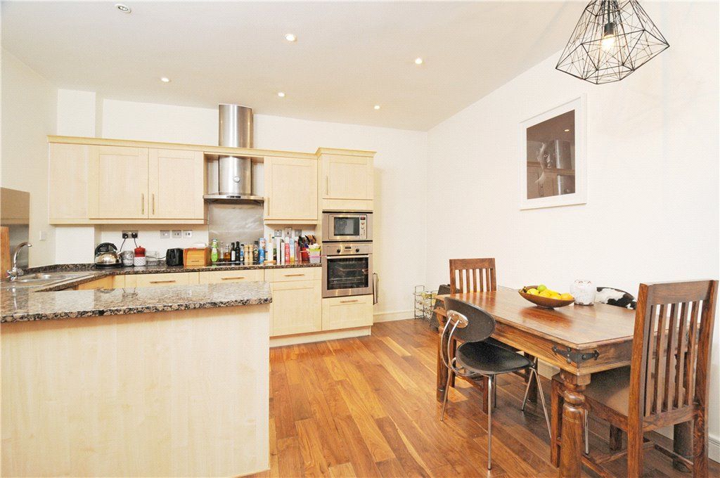 Property photo 3 of 8 Kitchen