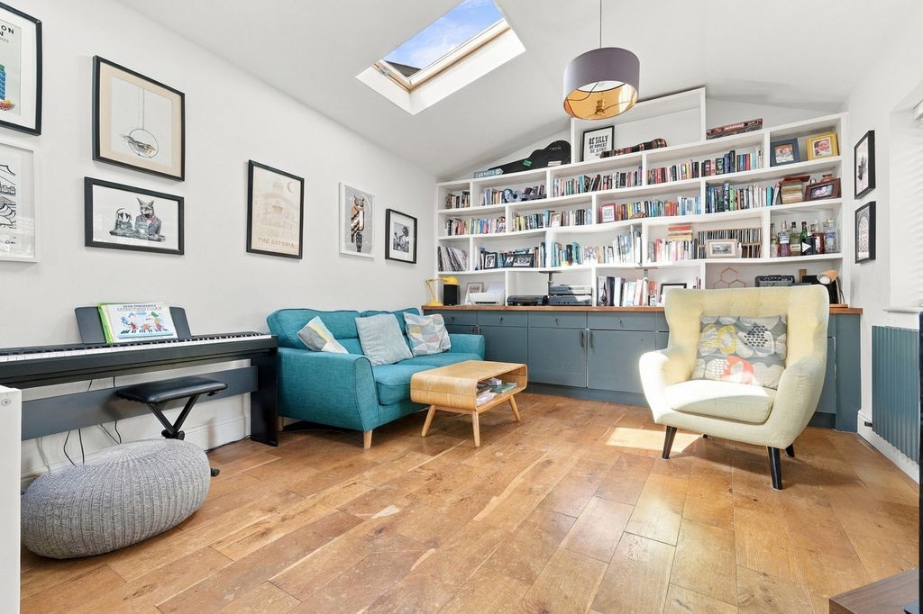 Property photo 1 of 23