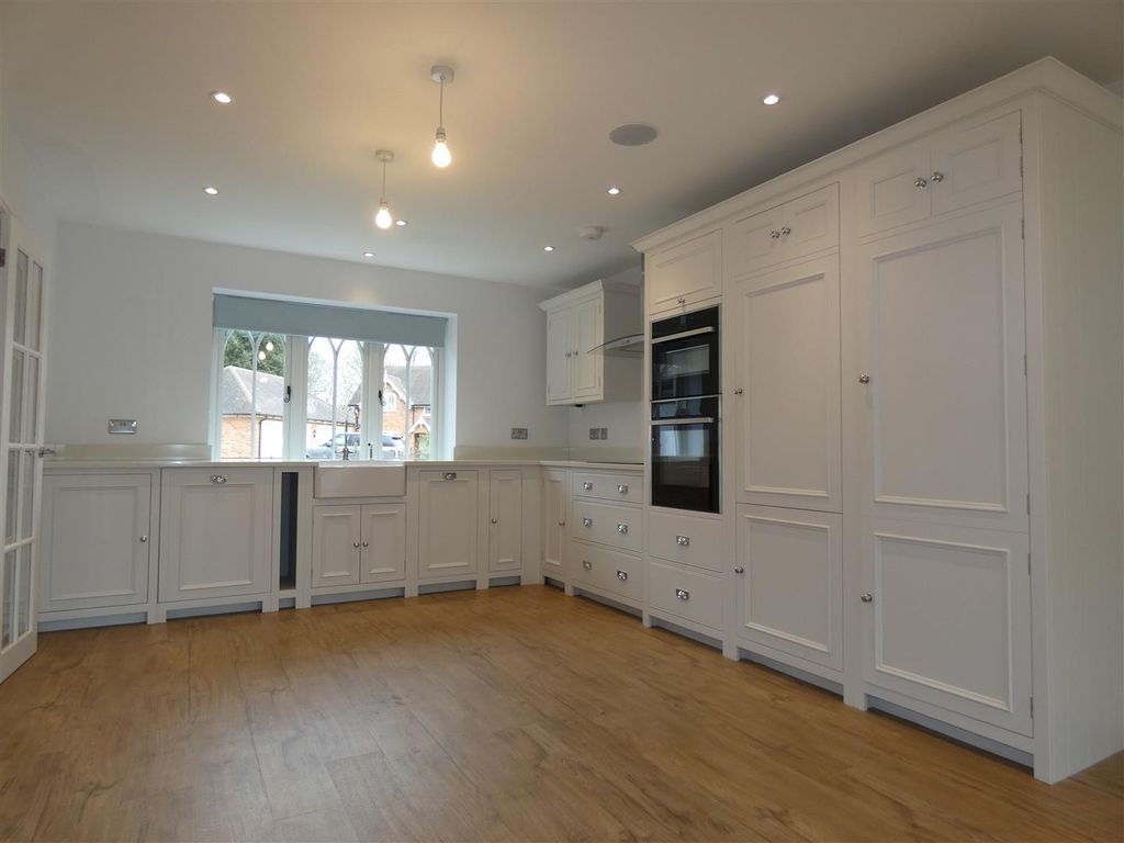 Property photo 2 of 21 Kitchen