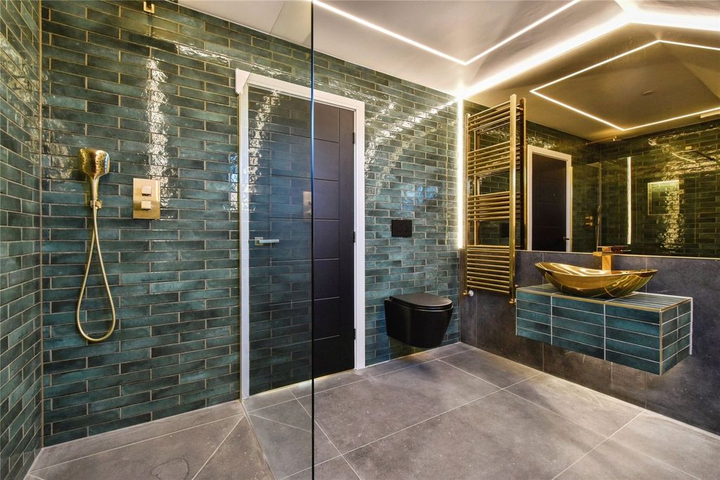 Property photo 3 of 32 Picture No. 46