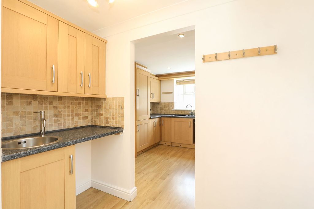 Property photo 3 of 30