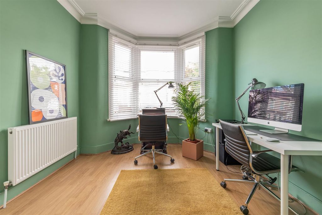 Property photo 3 of 21