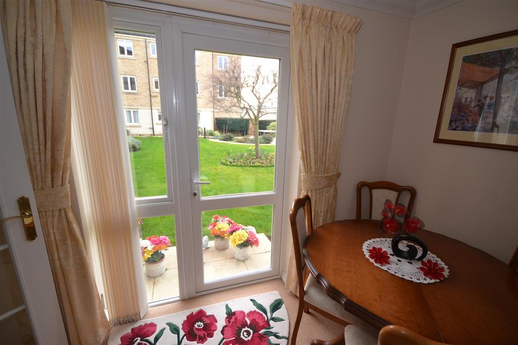 Property photo 2 of 11