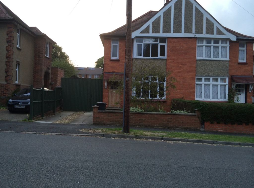 Property photo 1 of 10 Front