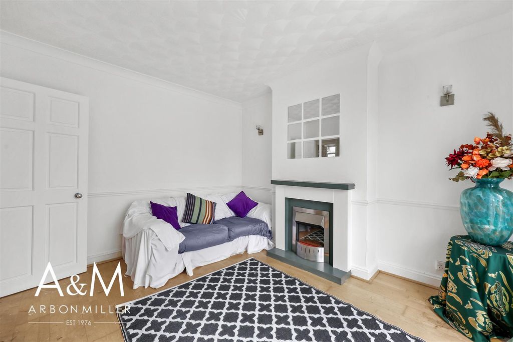 Property photo 3 of 17 4D4A6323.Jpg