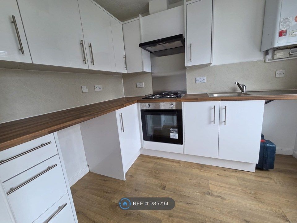 Property photo 2 of 10 Kitchen