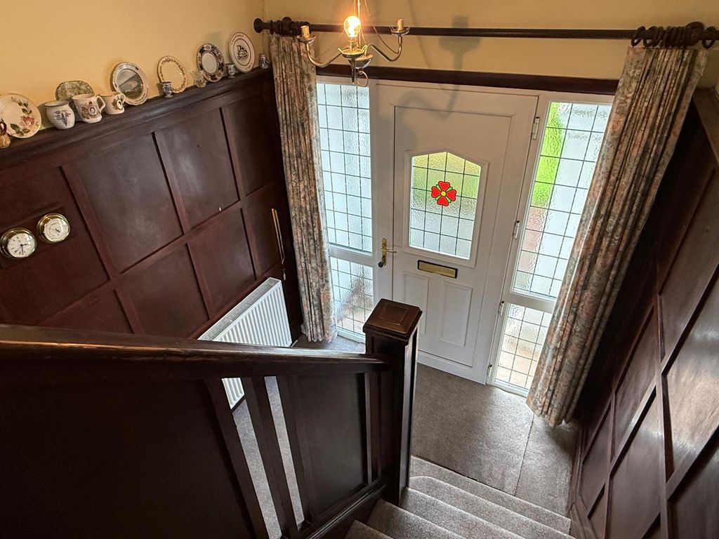 Property photo 2 of 25