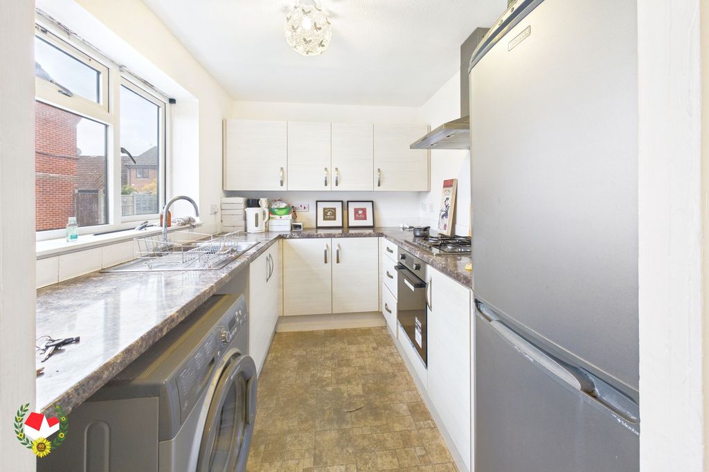 Property photo 3 of 9