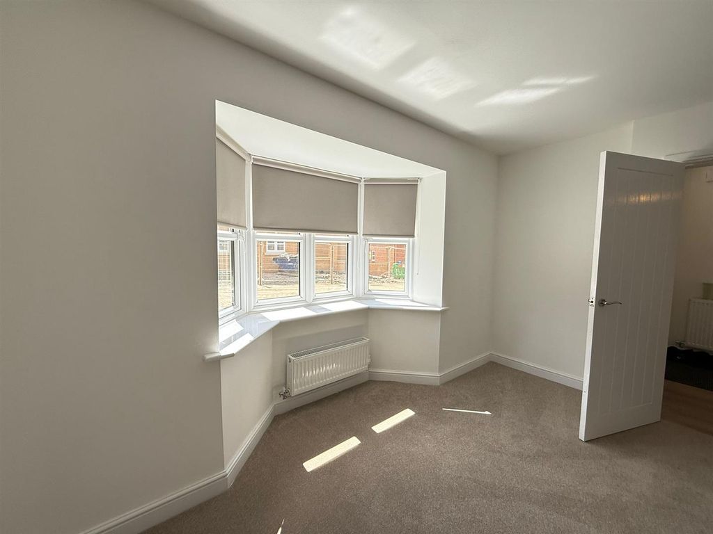 Property photo 3 of 25 Living Room.Jpg