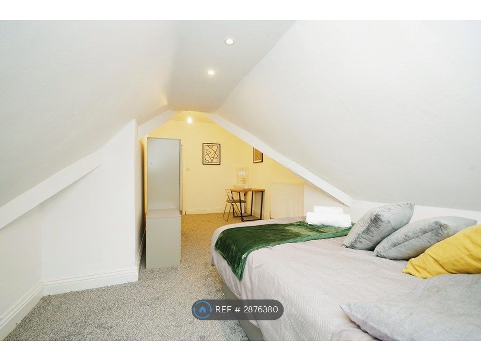 Property photo 3 of 8 Fully Furnished