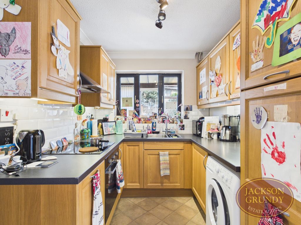 Property photo 2 of 10 Bollinger Close