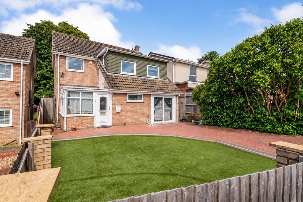 Property photo 1 of 17 1c1E4B5E-6569-4d3A-8353-8107F6955Cf0