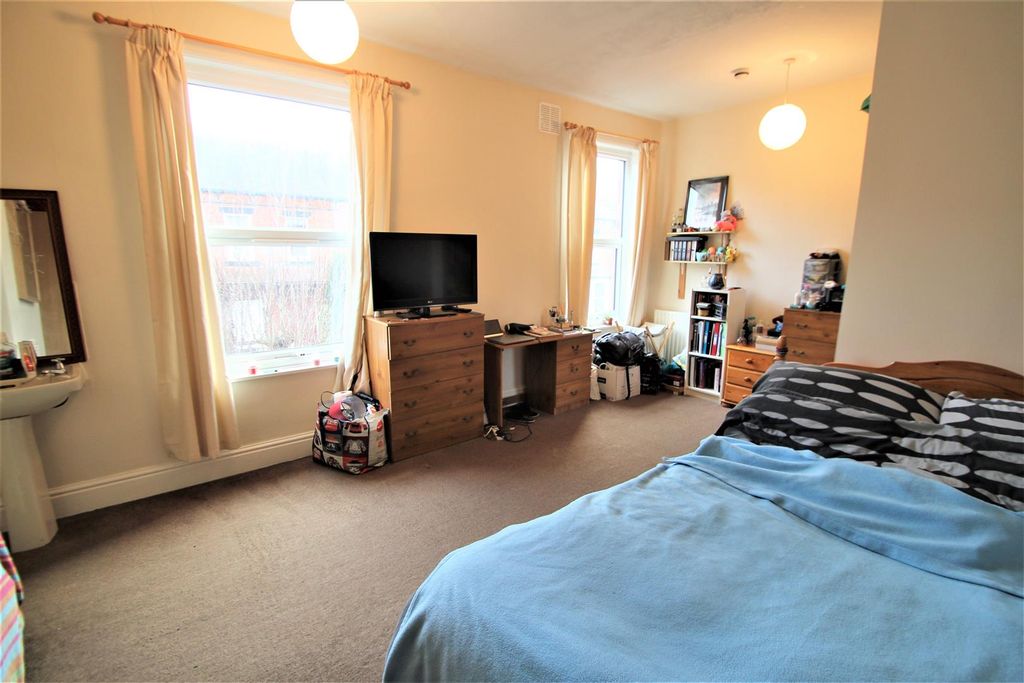 Property photo 1 of 8 Property Photo