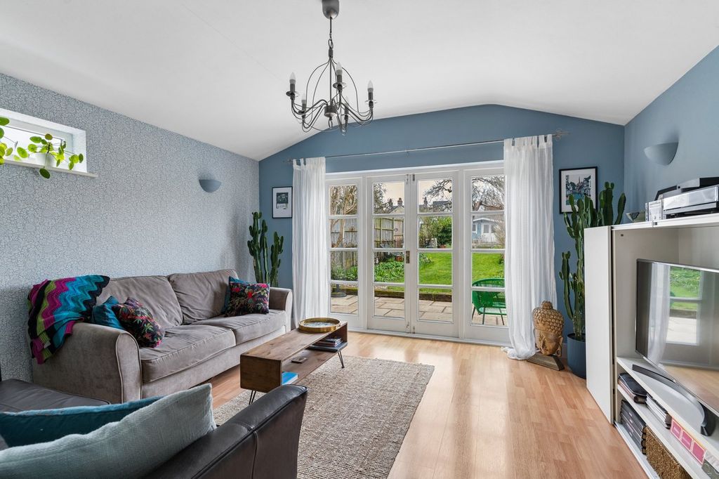 Property photo 2 of 22