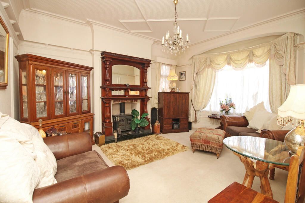 Property photo 2 of 27