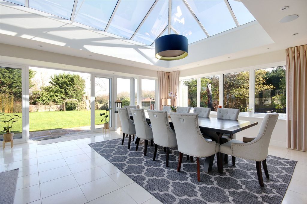 Property photo 3 of 18 Dining Area