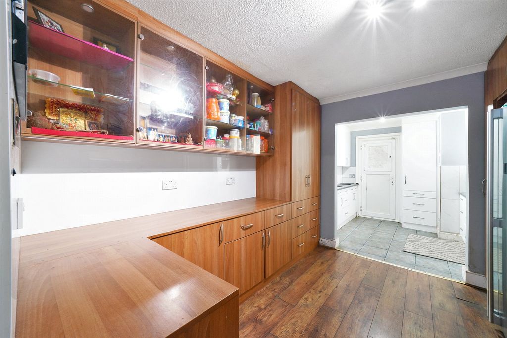 Property photo 3 of 16 Picture No. 10