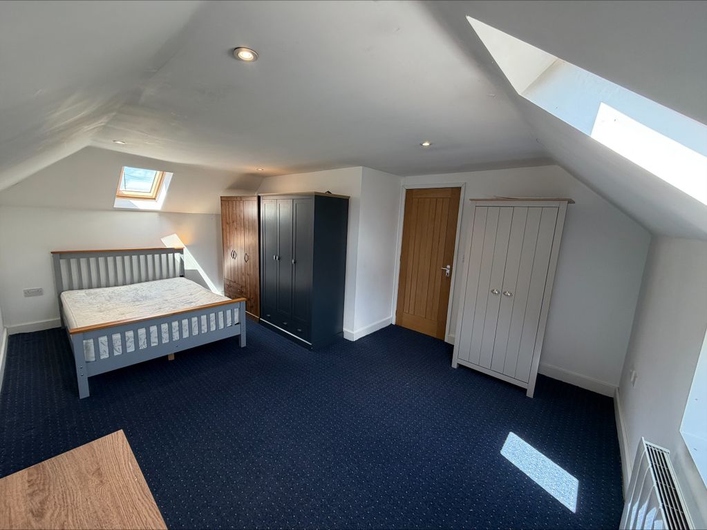 Property photo 2 of 9 Image