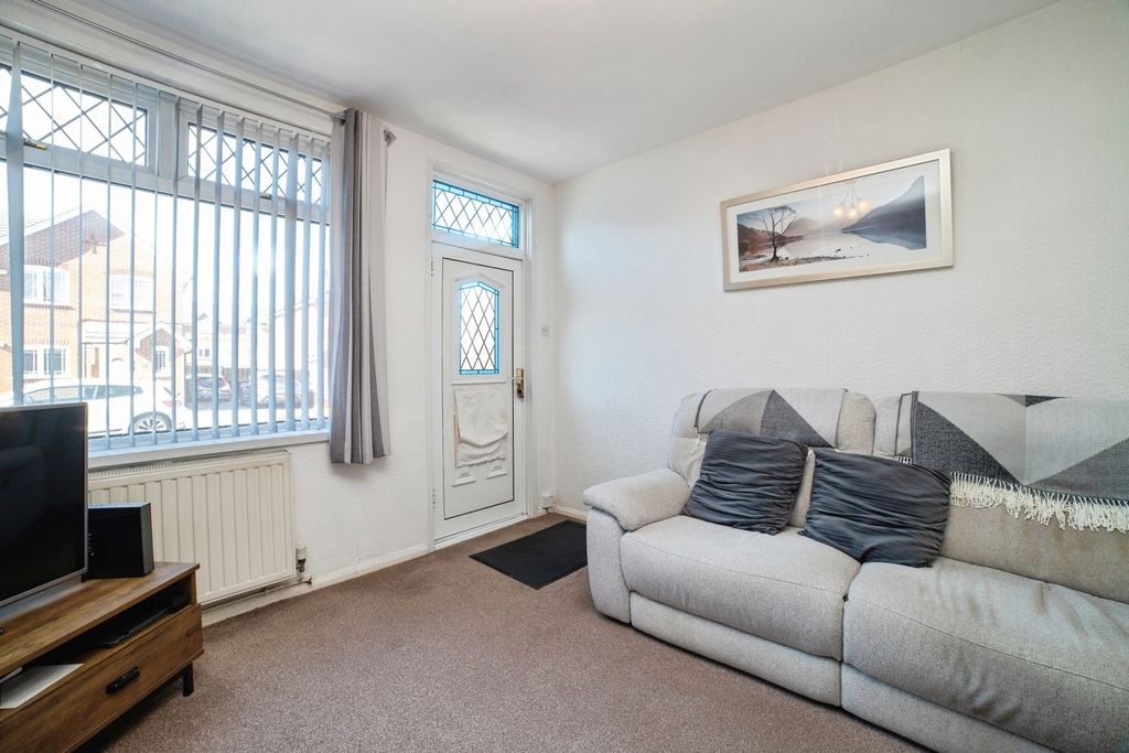 Property photo 3 of 16 Pbox-Img.Jpg