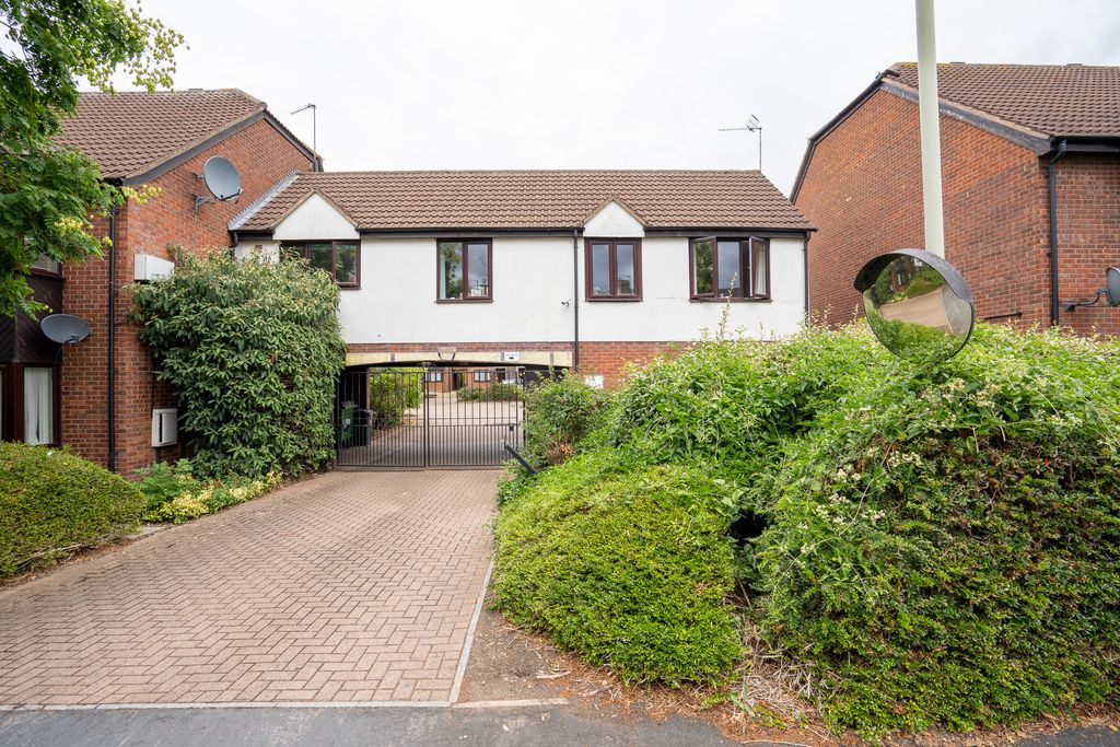 Property photo 1 of 18