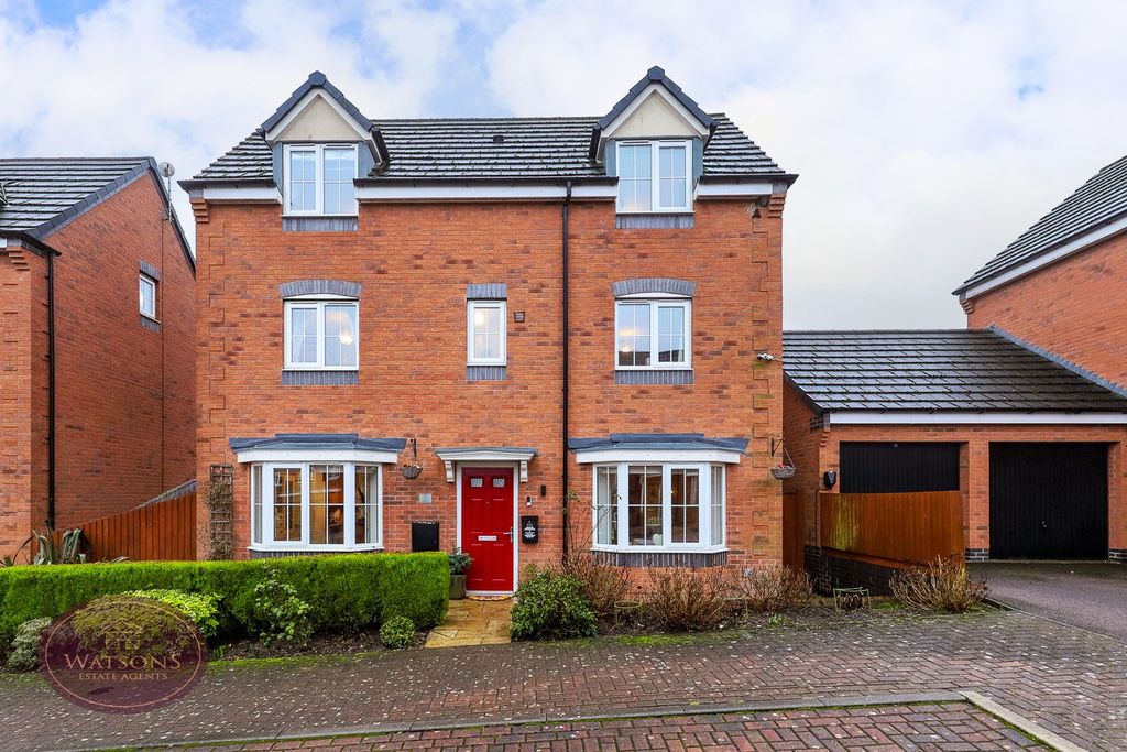 Property photo 2 of 32