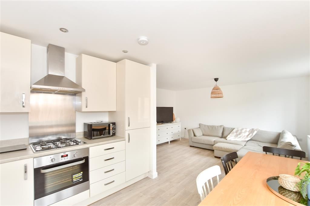 Property photo 2 of 7 Kitchen/Lounge /Diner