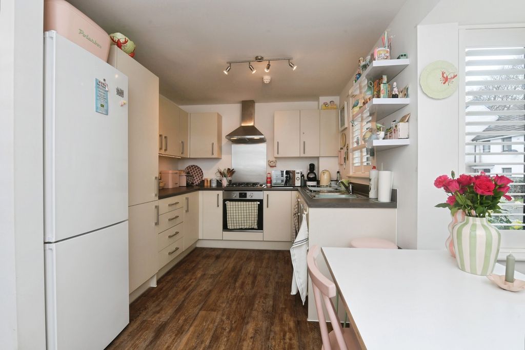 Property photo 2 of 17 Photo