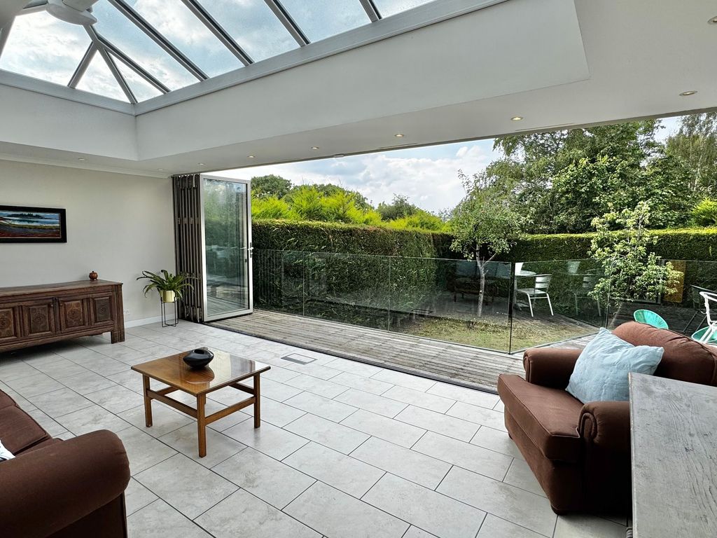 Property photo 3 of 16 Sitting Room