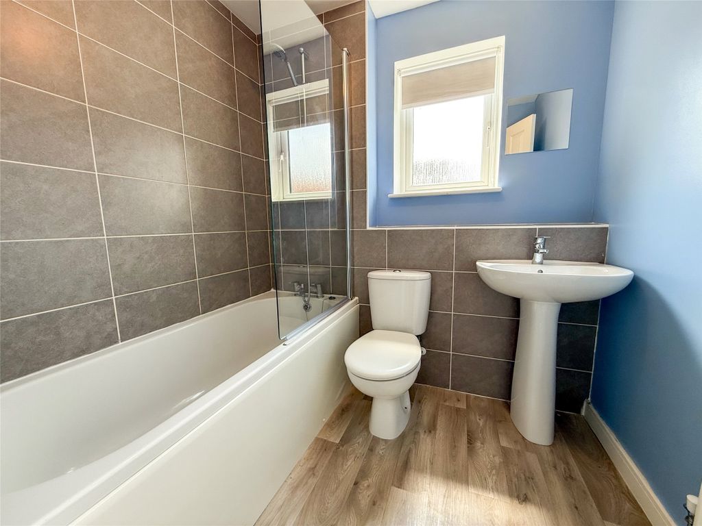 Property photo 3 of 21 Bathroom