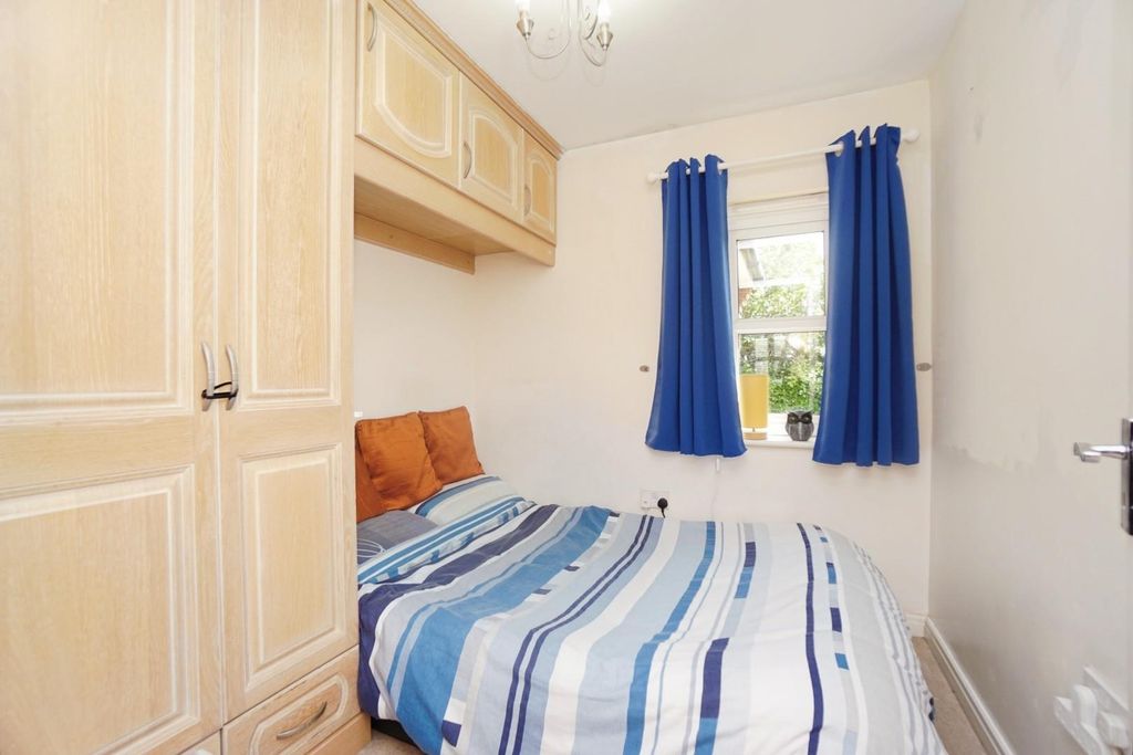 Property photo 2 of 28 Bedroom 2