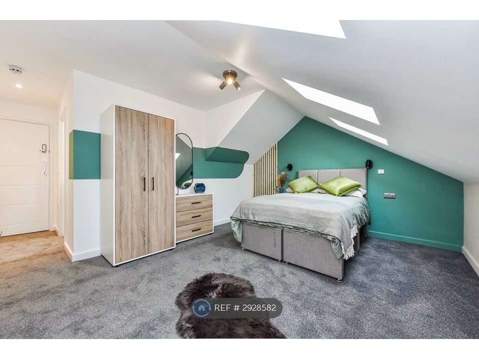 Property photo 1 of 4 Room 7 W/ Ensuite