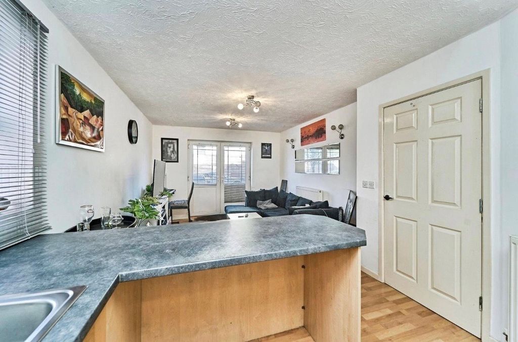 Property photo 3 of 14 Photo