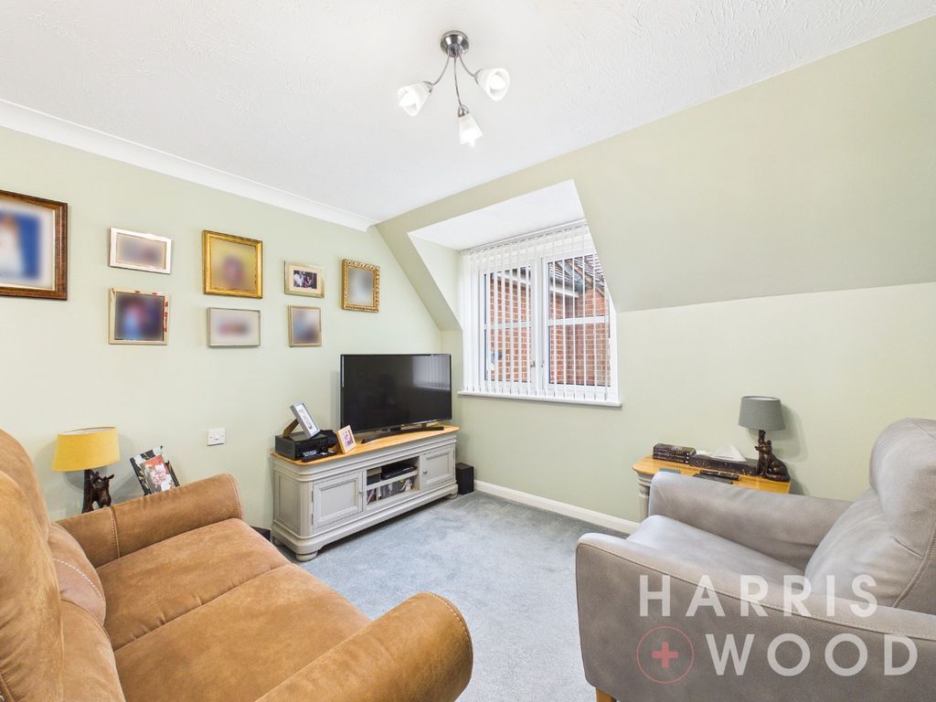 Property photo 3 of 11 5210285