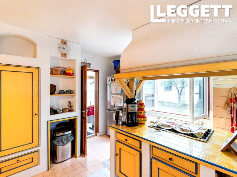 Property photo 3 of 10