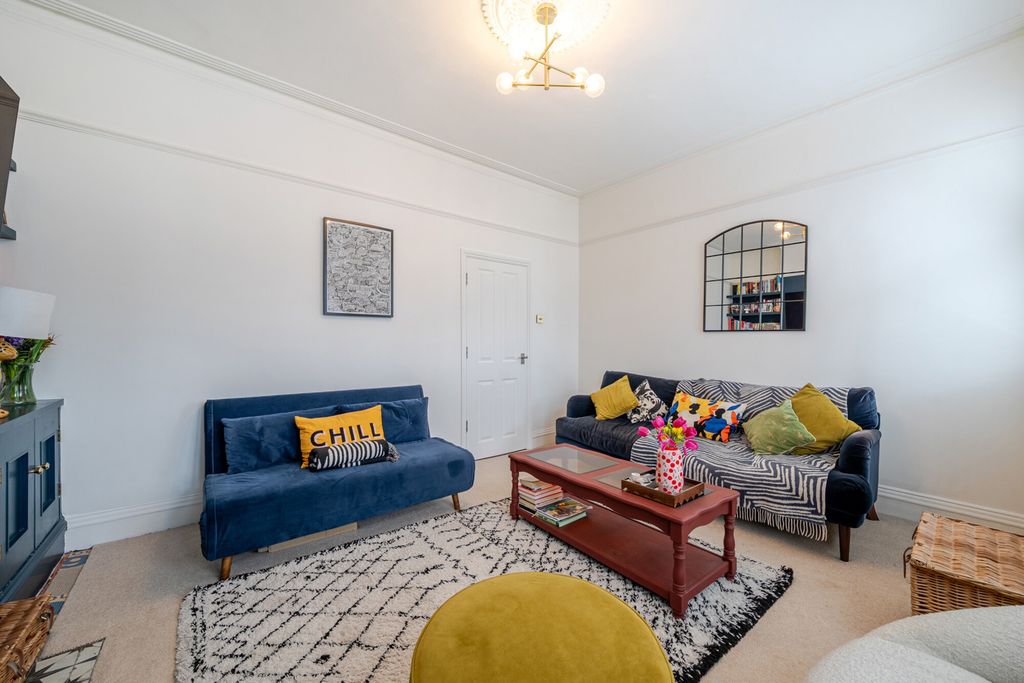 Property photo 3 of 20 1404523-11-69775F...